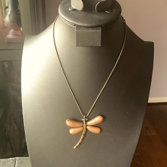 Vintage Dragonfly Necklace, in Antiqued Gold tone, Unmarked - Picture 1 of 4